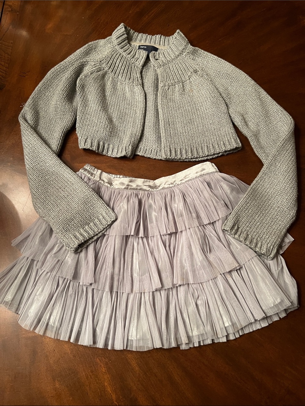 Gap ruffle skirt size 6/7 with sweater size 8